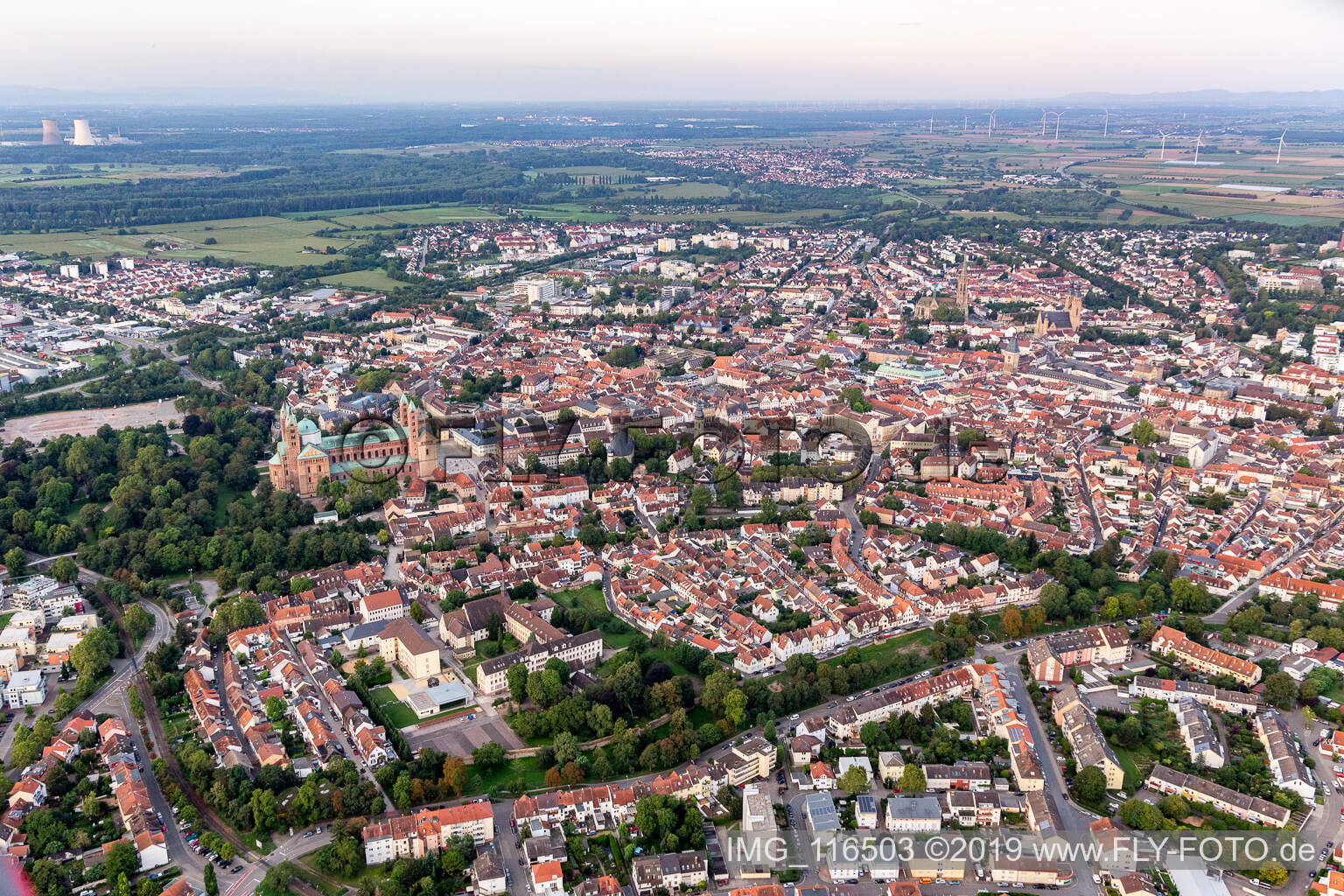 Schrägluftbild von Speyer im Bundesland Rheinland-Pfalz, Deutschland