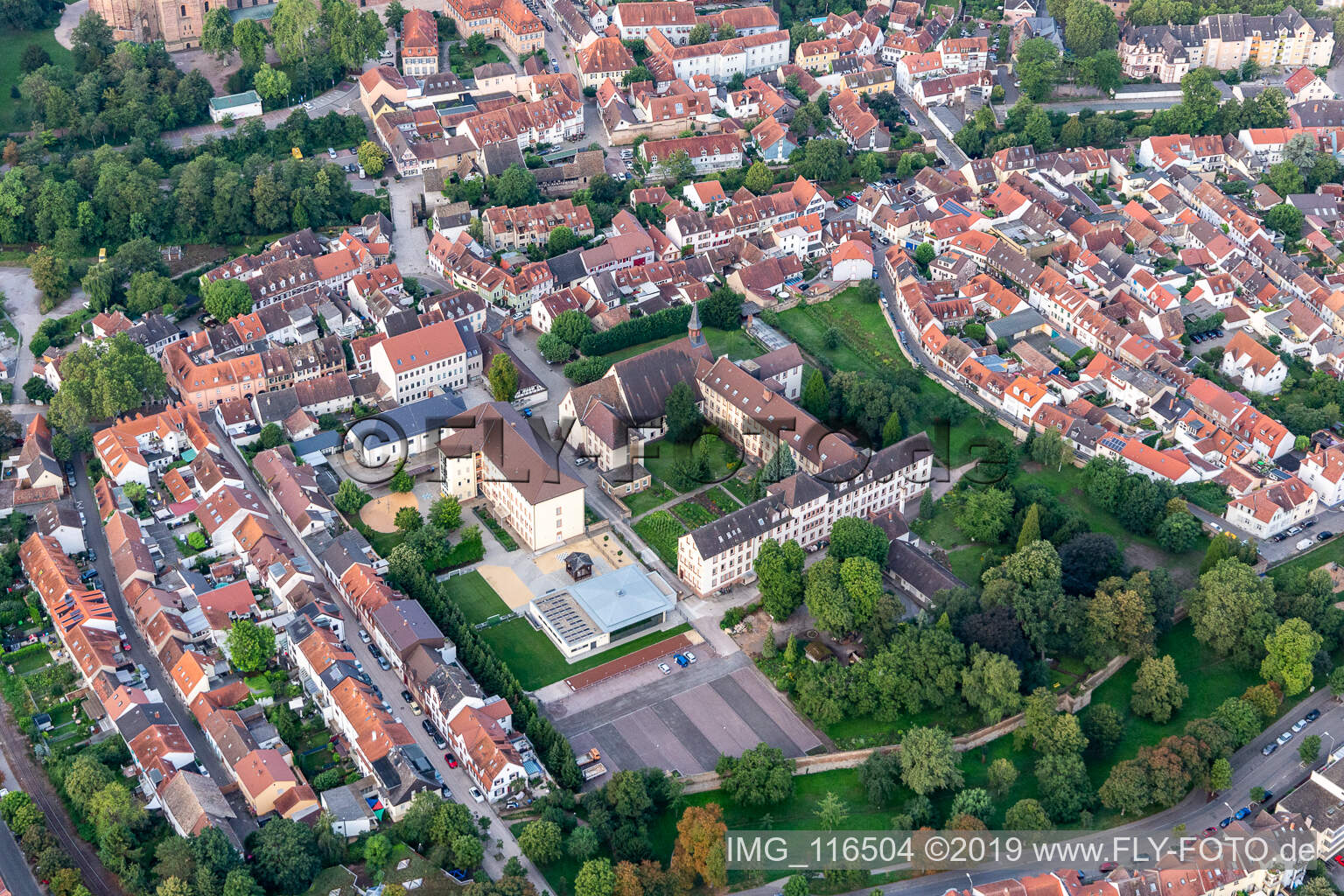 Gebäudekomplex des Klosters und der Klosterkirche St. Magdalena in Speyer im Bundesland Rheinland-Pfalz, Deutschland