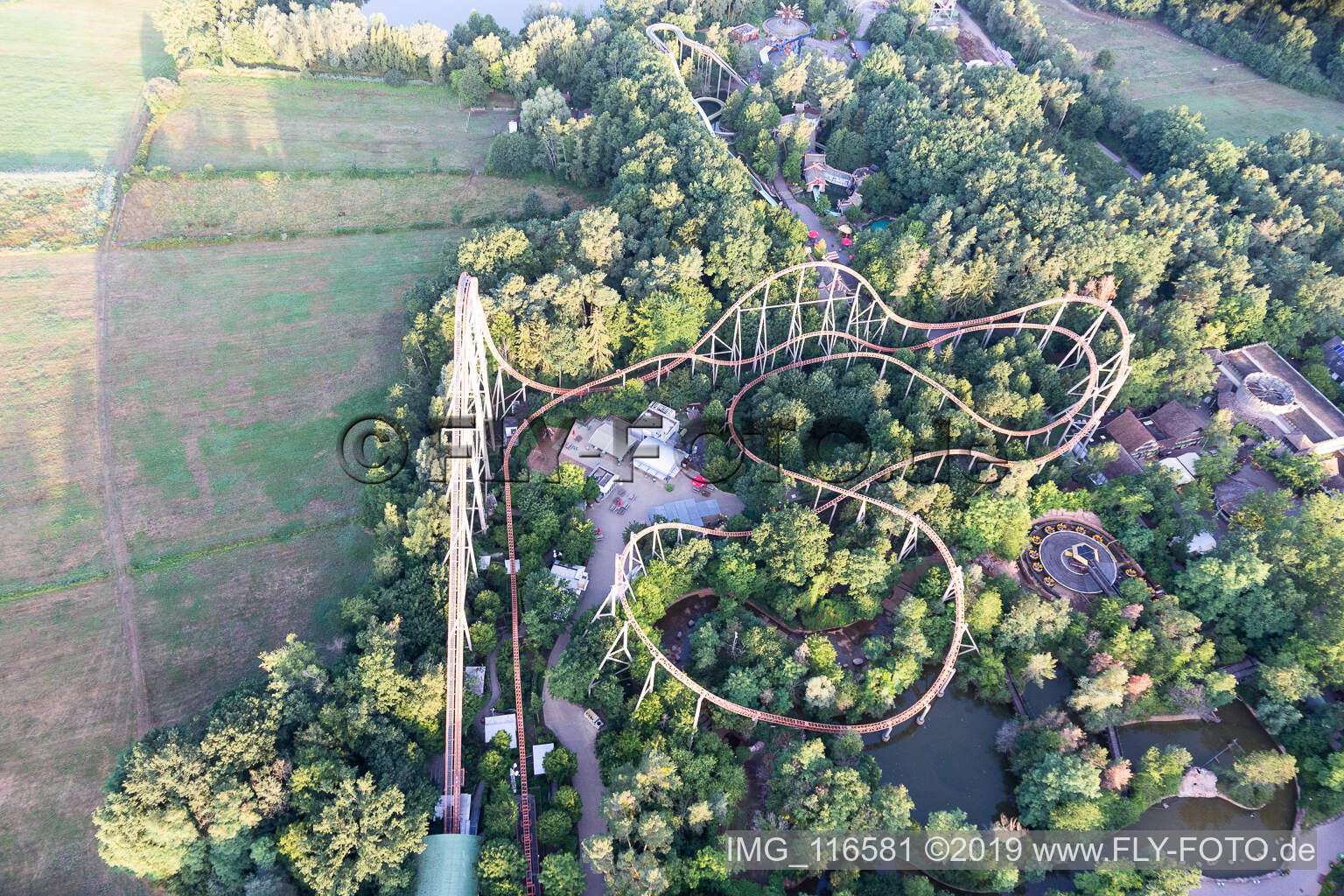 Holiday Park in Haßloch im Bundesland Rheinland-Pfalz, Deutschland aus der Luft betrachtet