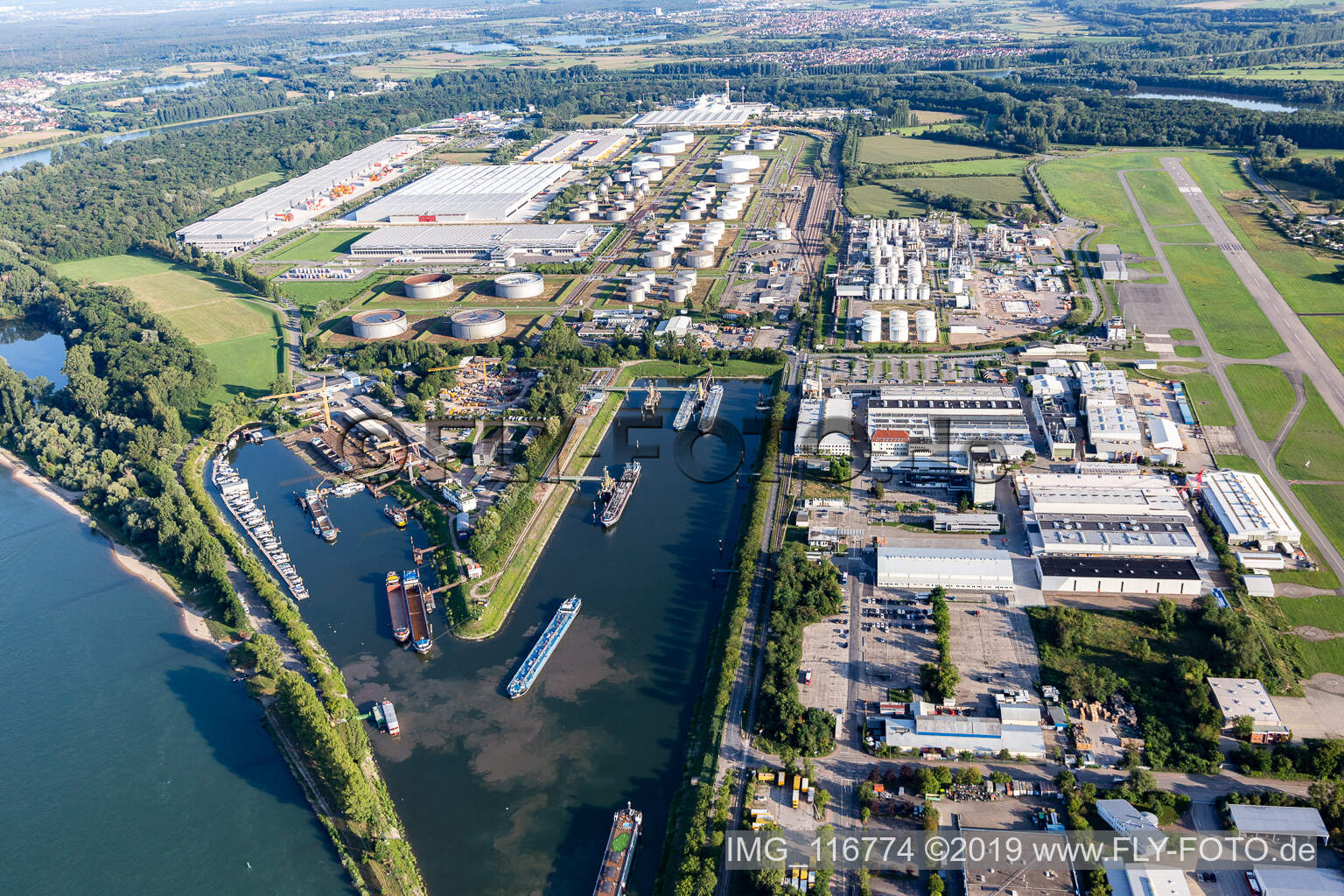 Luftbild von Neuer Hafen in Speyer im Bundesland Rheinland-Pfalz, Deutschland