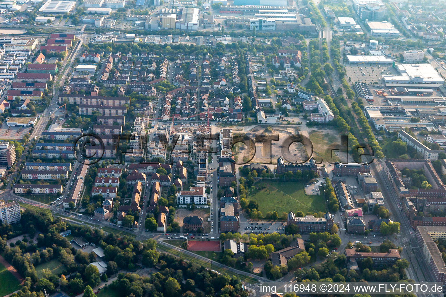 Homerun, ehemalige Turley US-Kasernen im Ortsteil Neckarstadt-Ost in Mannheim im Bundesland Baden-Württemberg, Deutschland