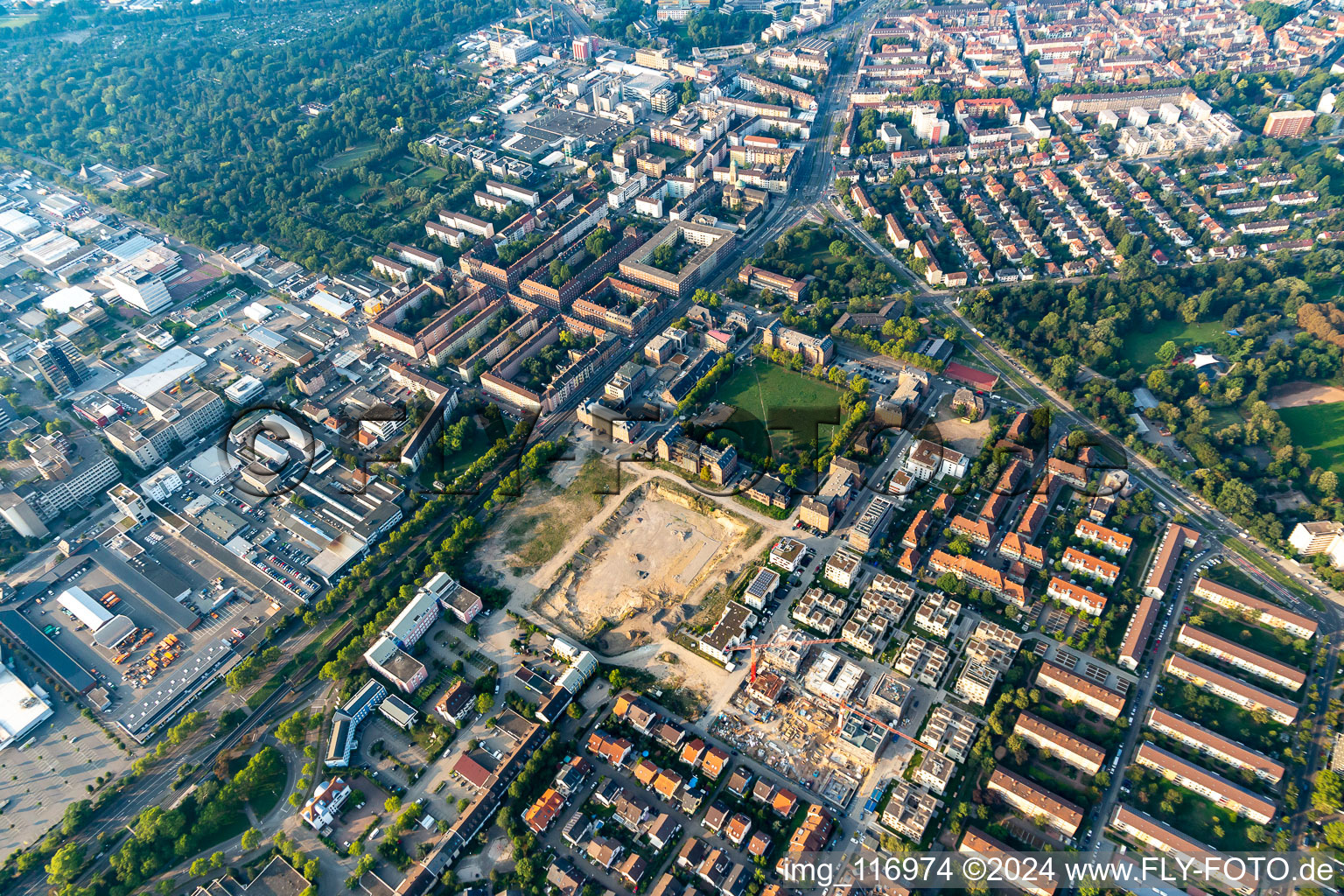 Homerun, ehemalige Turley US-Kasernen im Ortsteil Neckarstadt-Ost in Mannheim im Bundesland Baden-Württemberg, Deutschland aus der Luft