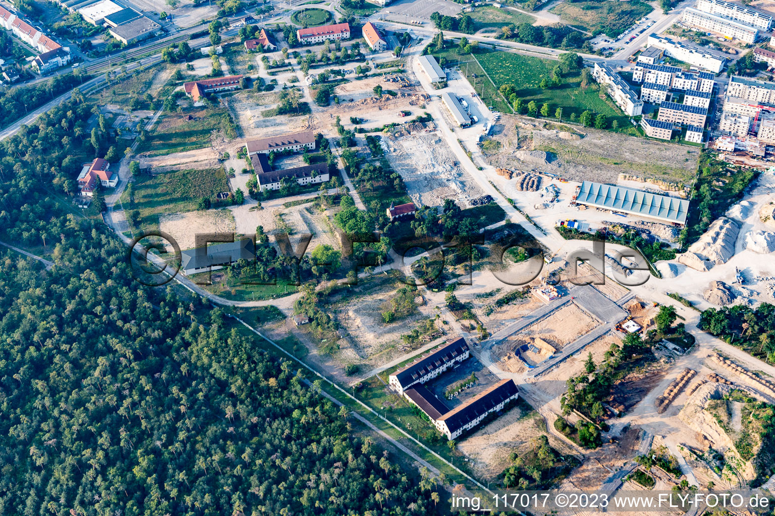 Luftbild von Konversions-Baustelle auf dem Gelände der ehemalige SULLIVAN US-Kasernen am Käfertaler Wald in Mannheim im Bundesland Baden-Württemberg, Deutschland