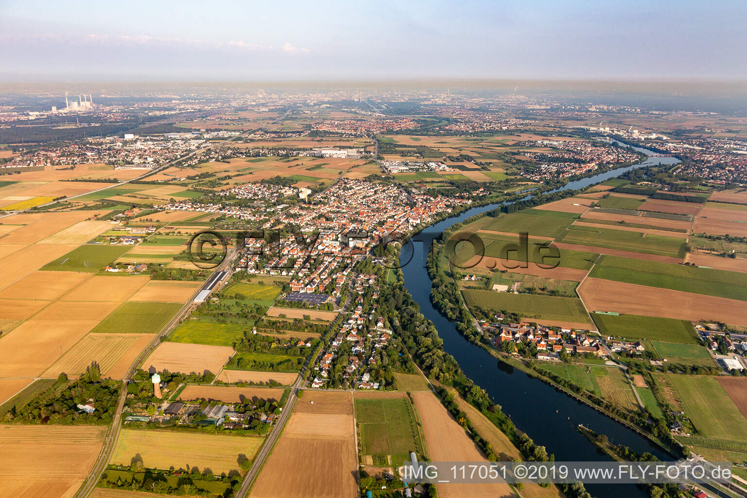 Luftbild von Neckar in Edingen-Neckarhausen im Bundesland Baden-Württemberg, Deutschland