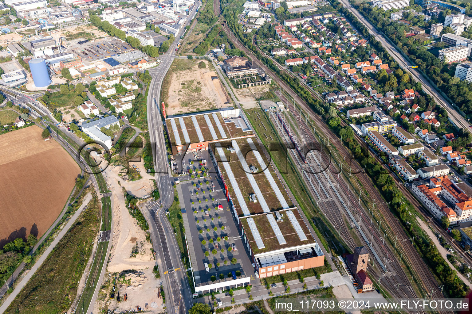 Luftbild von Bauhaus Heidelberg im Ortsteil Bahnstadt im Bundesland Baden-Württemberg, Deutschland