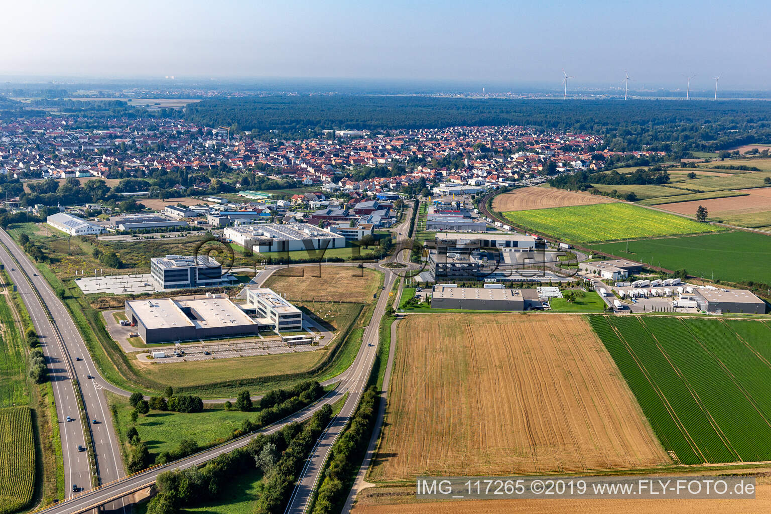 Industriegebiet Nord in Rülzheim im Bundesland Rheinland-Pfalz, Deutschland aus der Vogelperspektive