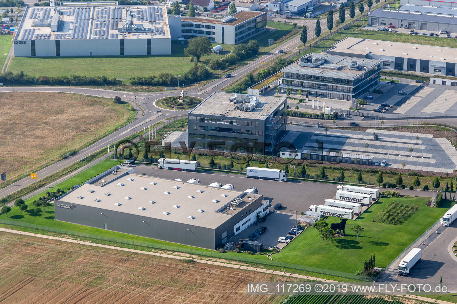 Industriegebiet Nord in Rülzheim im Bundesland Rheinland-Pfalz, Deutschland aus der Drohnenperspektive