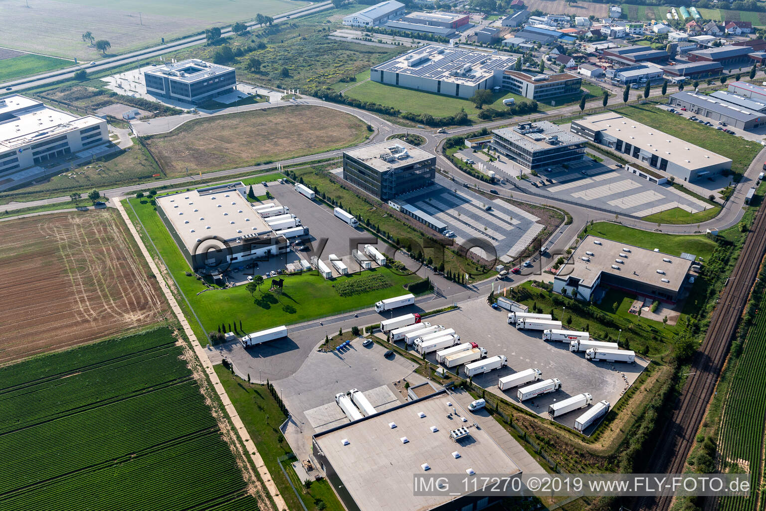 Industriegebiet Nord in Rülzheim im Bundesland Rheinland-Pfalz, Deutschland von einer Drohne aus