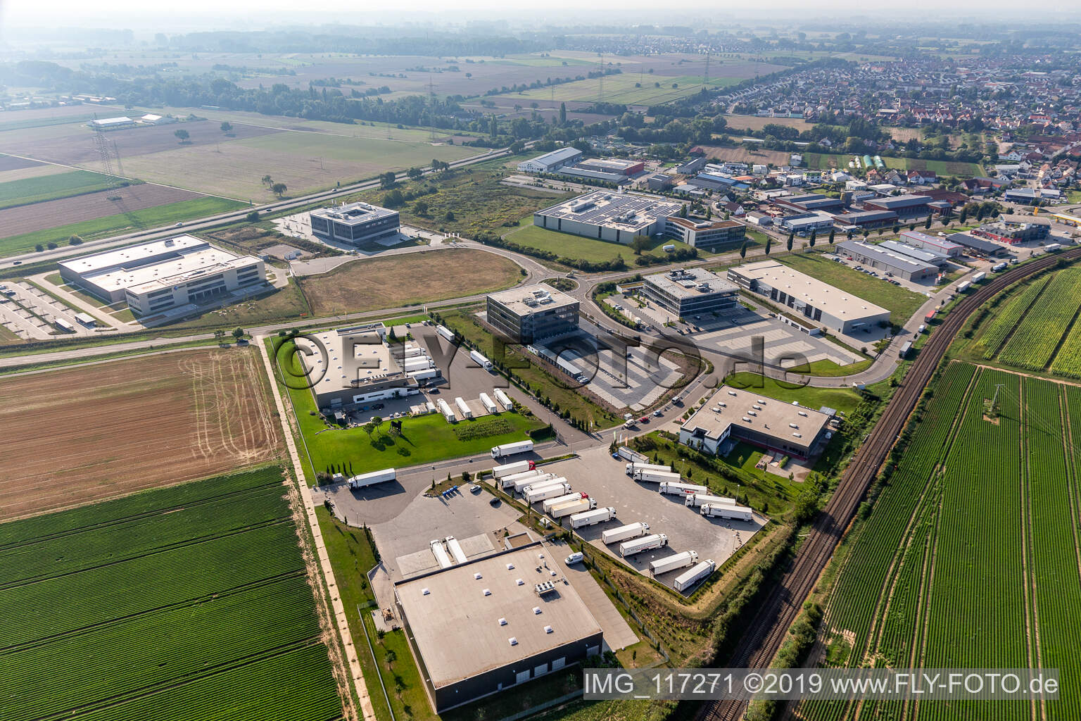 Industriegebiet Nord in Rülzheim im Bundesland Rheinland-Pfalz, Deutschland von der Drohne aus gesehen