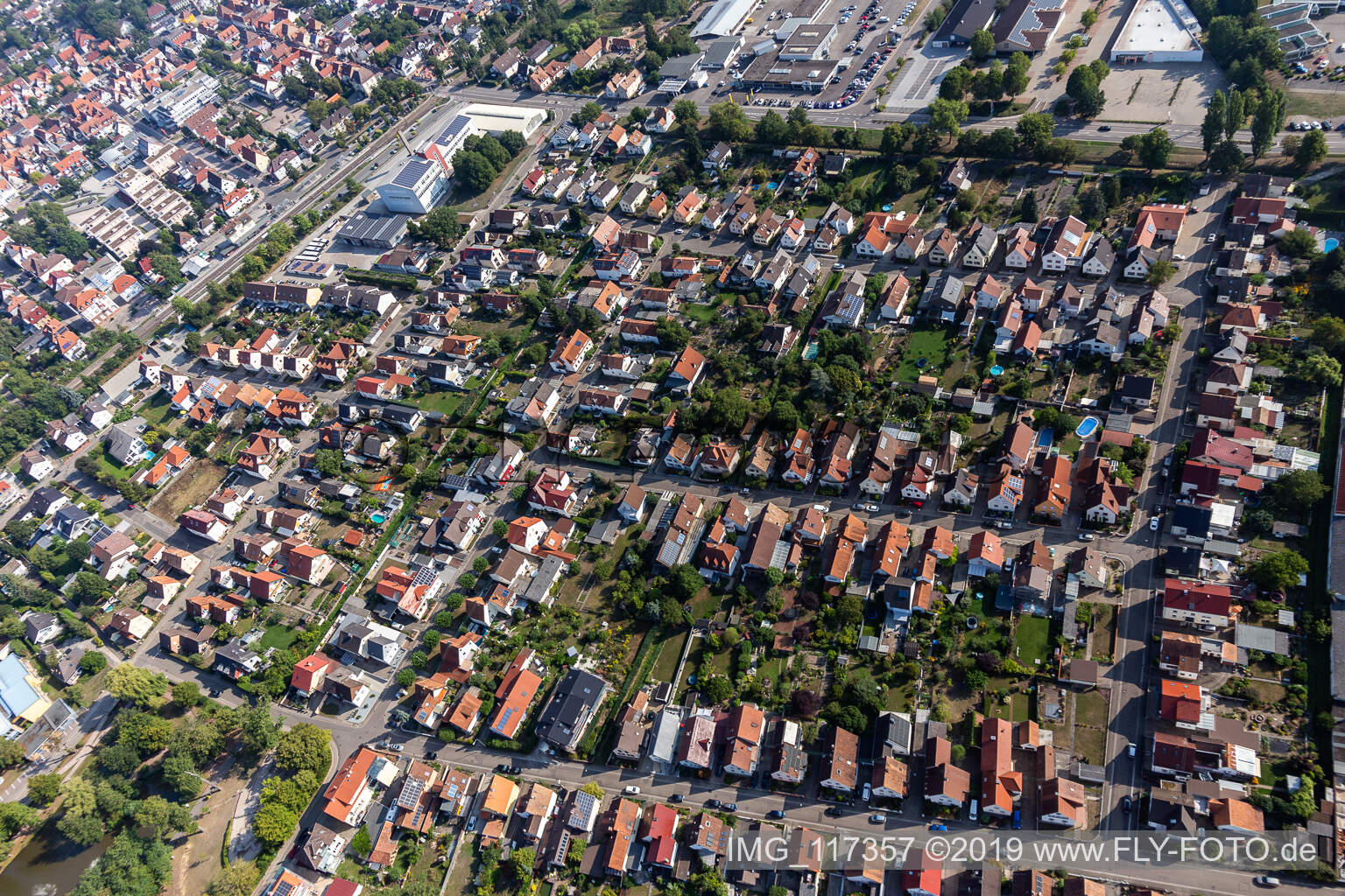 Luftbild von Siedlung in Kandel im Bundesland Rheinland-Pfalz, Deutschland
