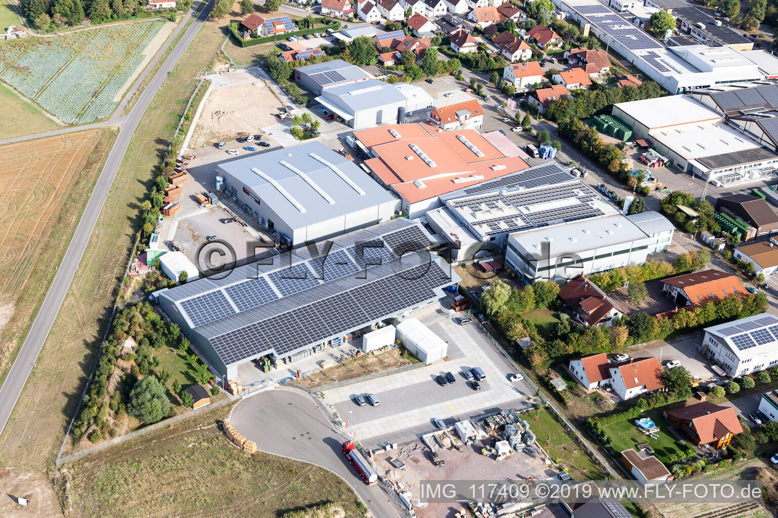 Gewerbergebiet Im Gereut, HGGS LaserCUT GmbH & Co. KG in Hatzenbühl im Bundesland Rheinland-Pfalz, Deutschland aus der Drohnenperspektive