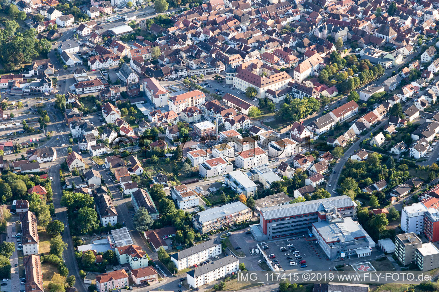 Luftbild von Krankenhaus in Bad Bergzabern im Bundesland Rheinland-Pfalz, Deutschland