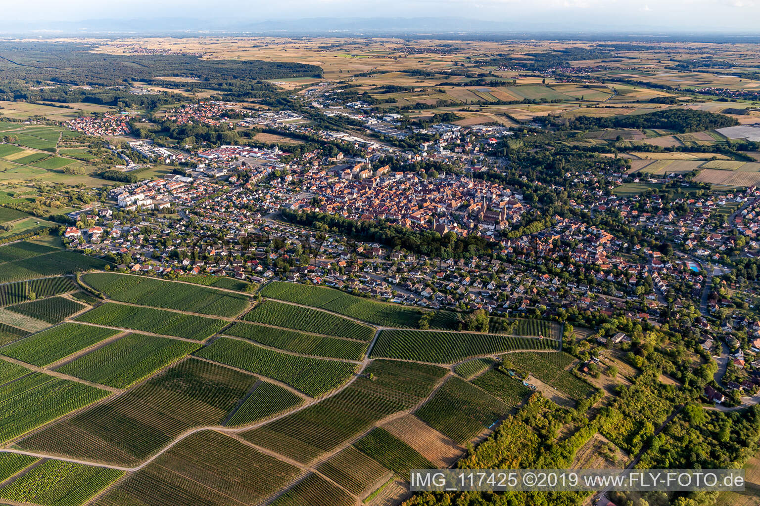 Wissembourg im Bundesland Bas-Rhin, Frankreich von oben gesehen