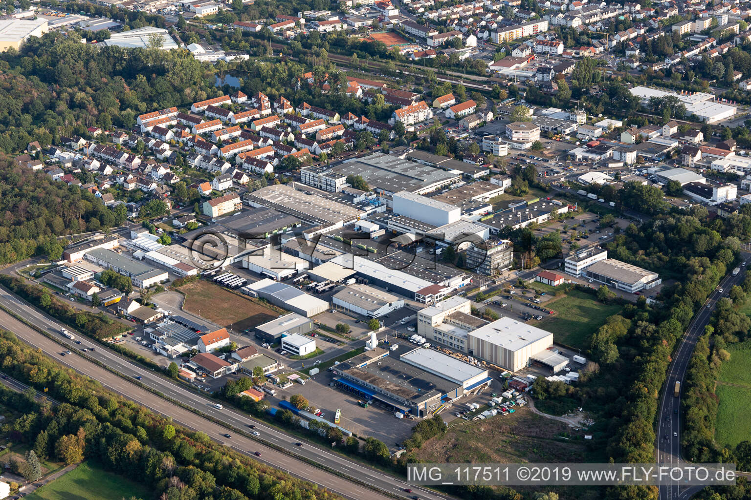 Gewerbegebiet und Firmenansiedlung in Hochstadt in Maintal im Bundesland Hessen, Deutschland