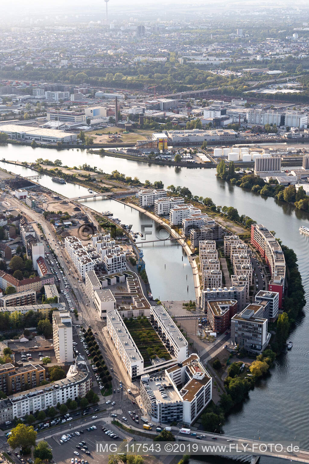 Luftaufnahme von Hafeninsel in Offenbach am Main im Bundesland Hessen, Deutschland