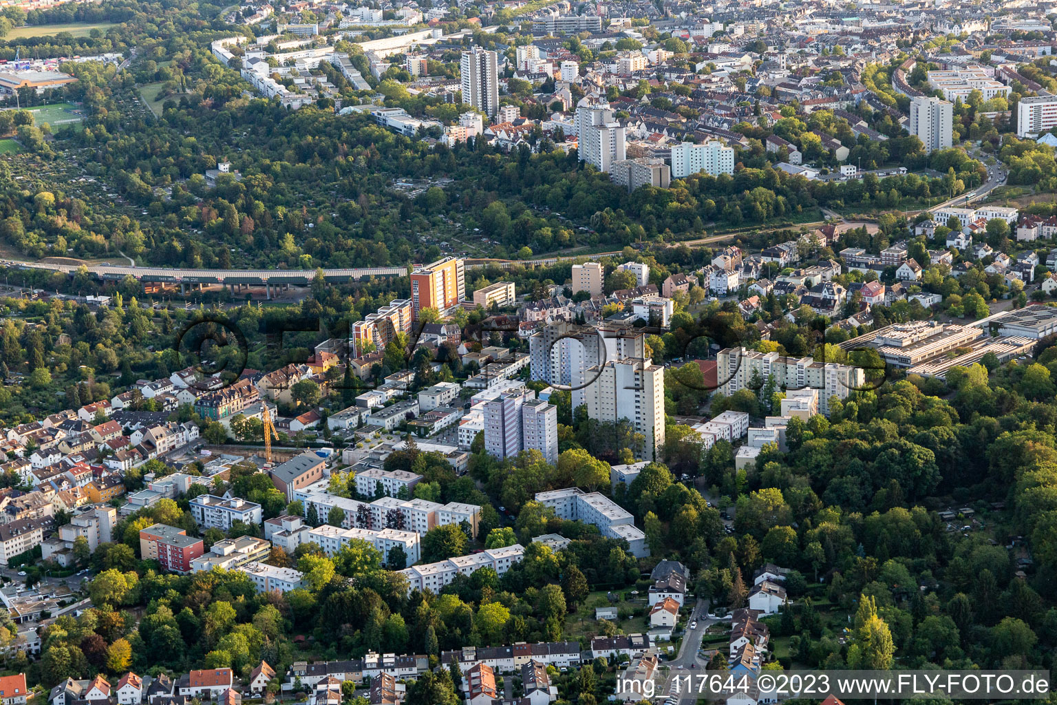 Luftbild von Ortsteil Seckbach in Frankfurt am Main im Bundesland Hessen, Deutschland