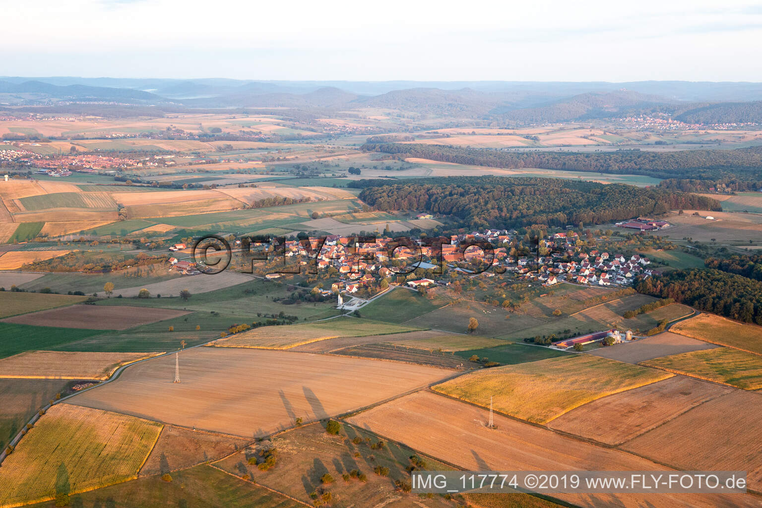 Engwiller im Bundesland Bas-Rhin, Frankreich von oben gesehen