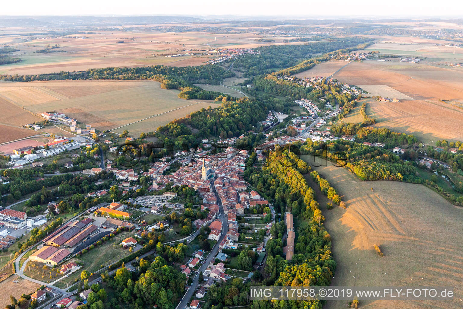 Luftbild von Vézelise im Bundesland Meurthe-et-Moselle, Frankreich