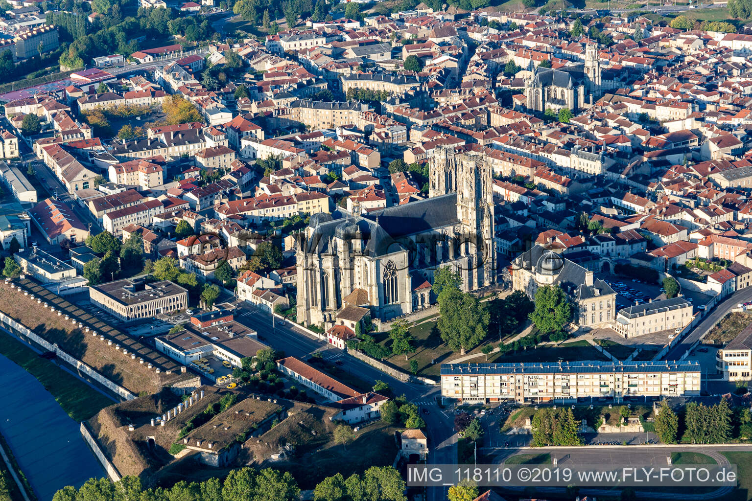 Luftbild von Cathedrale Saint-Etienne de Toul im Bundesland Meurthe-et-Moselle, Frankreich