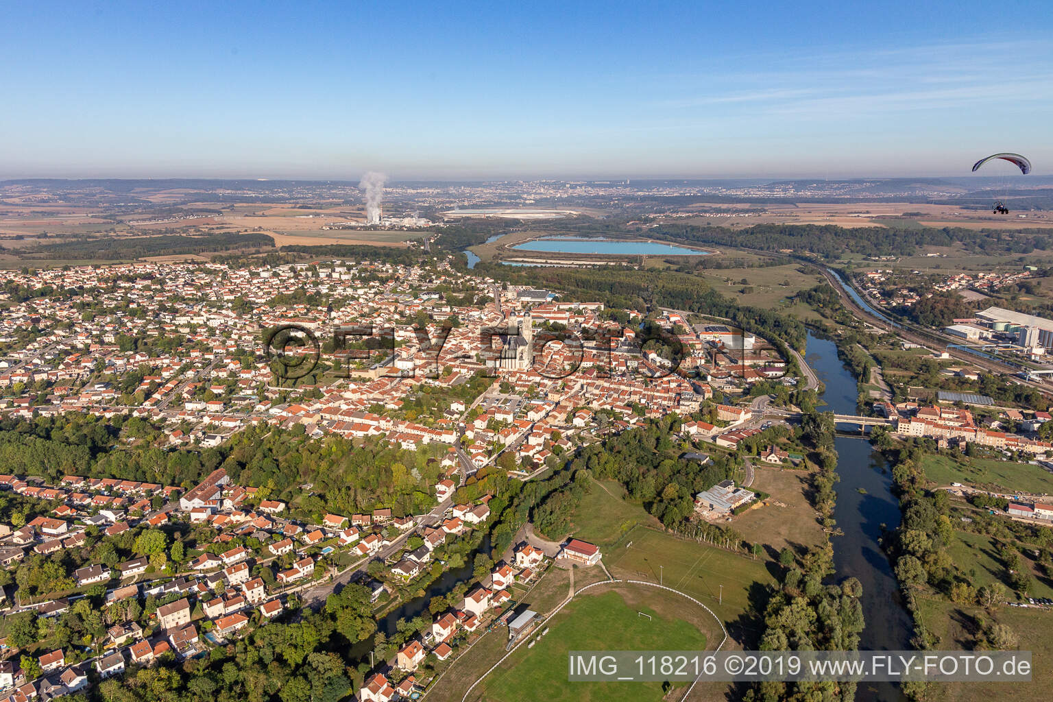 Luftbild von Saint-Nicolas-de-Port im Bundesland Meurthe-et-Moselle, Frankreich