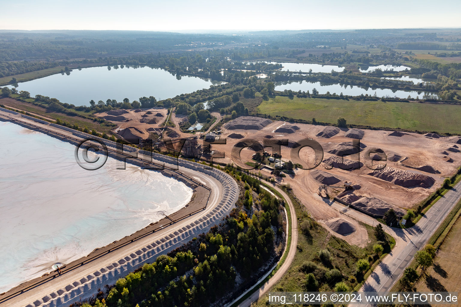 Salinen in Rosières-aux-Salines im Bundesland Meurthe-et-Moselle, Frankreich aus der Vogelperspektive