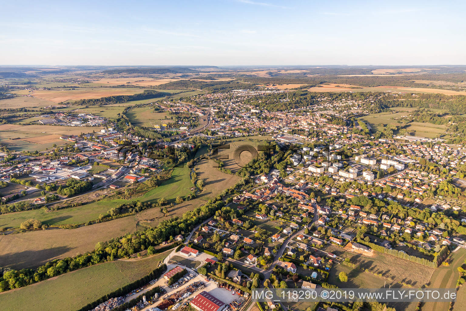 Luftbild von Neufchâteau im Bundesland Vosges, Frankreich