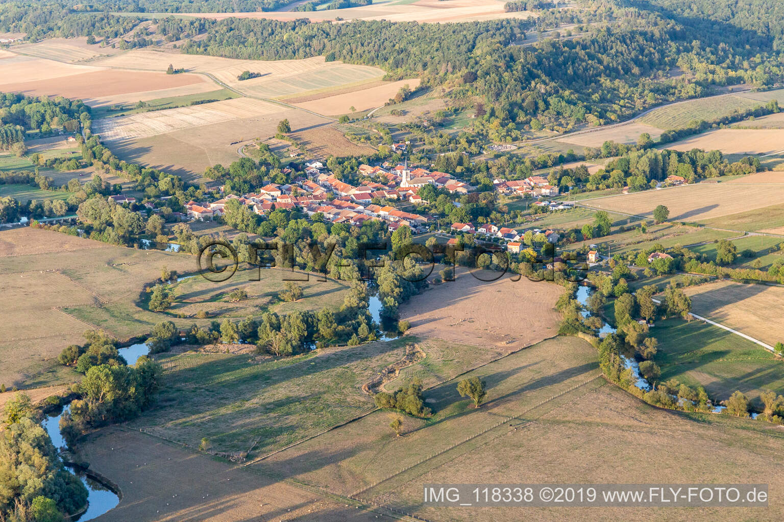 Luftbild von Maxey-sur-Meuse im Bundesland Vosges, Frankreich