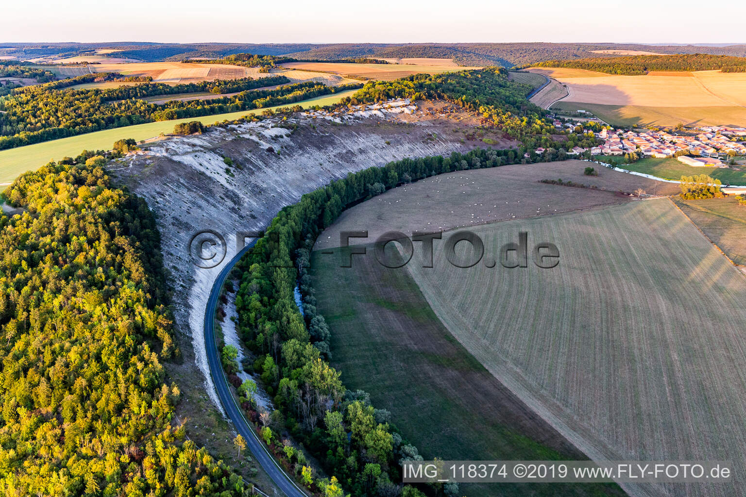 Gleitschirmstartplätze oberhalb des Chètre in Champougny im Bundesland Meuse, Frankreich