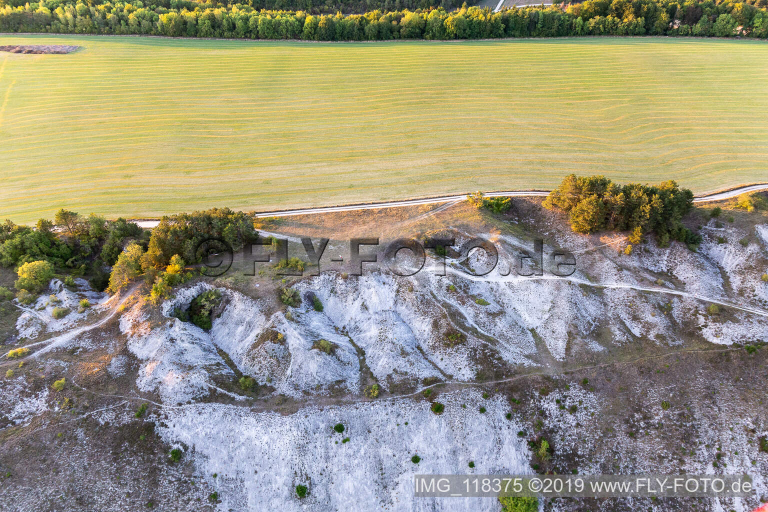 Luftbild von Gleitschirmstartplätze oberhalb des Chètre in Champougny im Bundesland Meuse, Frankreich