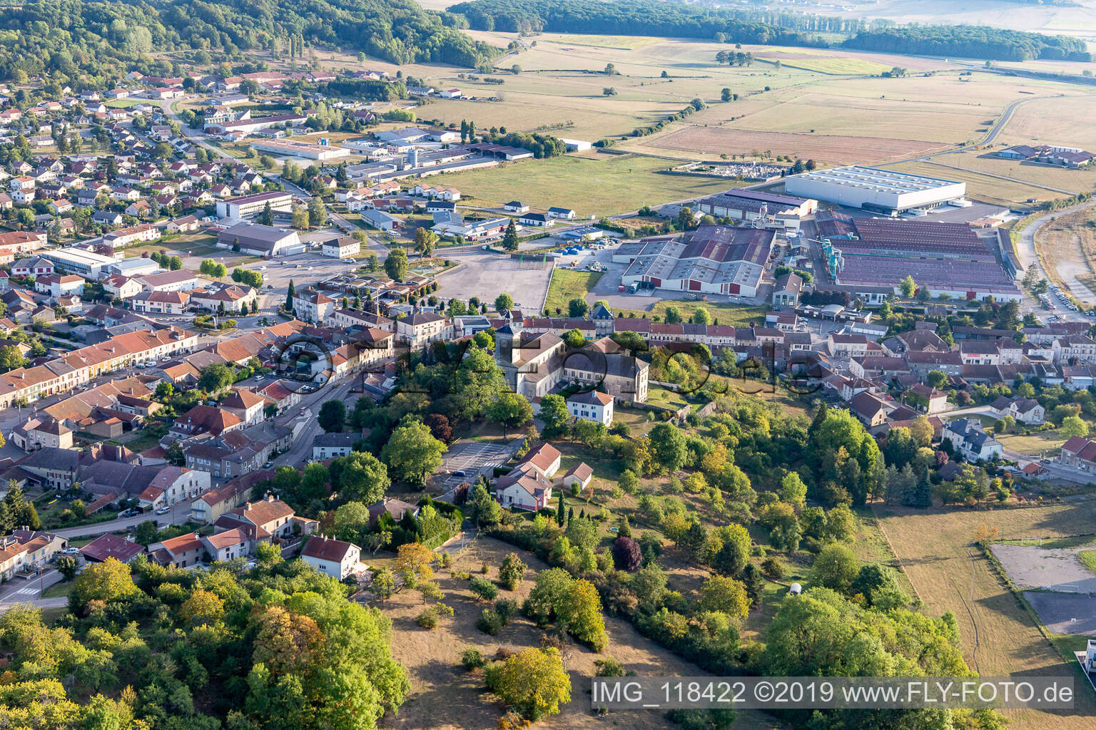 Schrägluftbild von Châtenois(Vosges), Frankreich