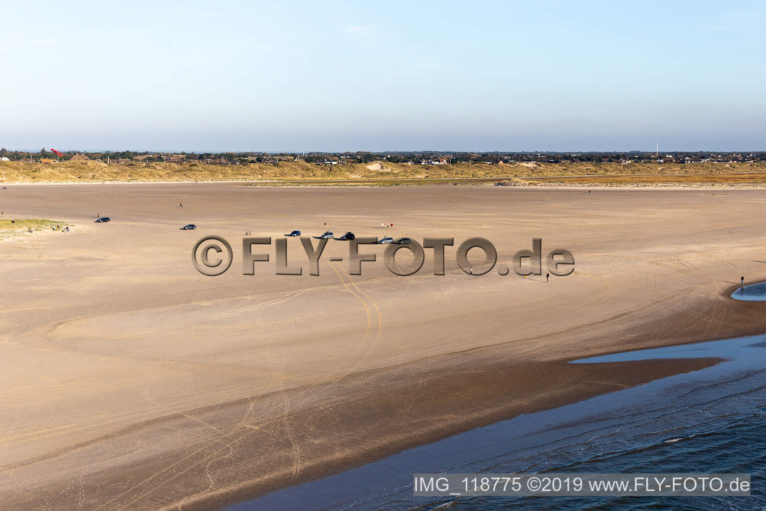 Luftaufnahme von Fanoe Bad Beach in Fanø im Bundesland Syddanmark, Dänemark