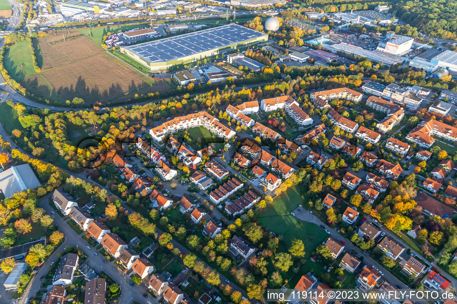 Luftaufnahme von Ortsteil Pflugfelden in Ludwigsburg im Bundesland Baden-Württemberg, Deutschland