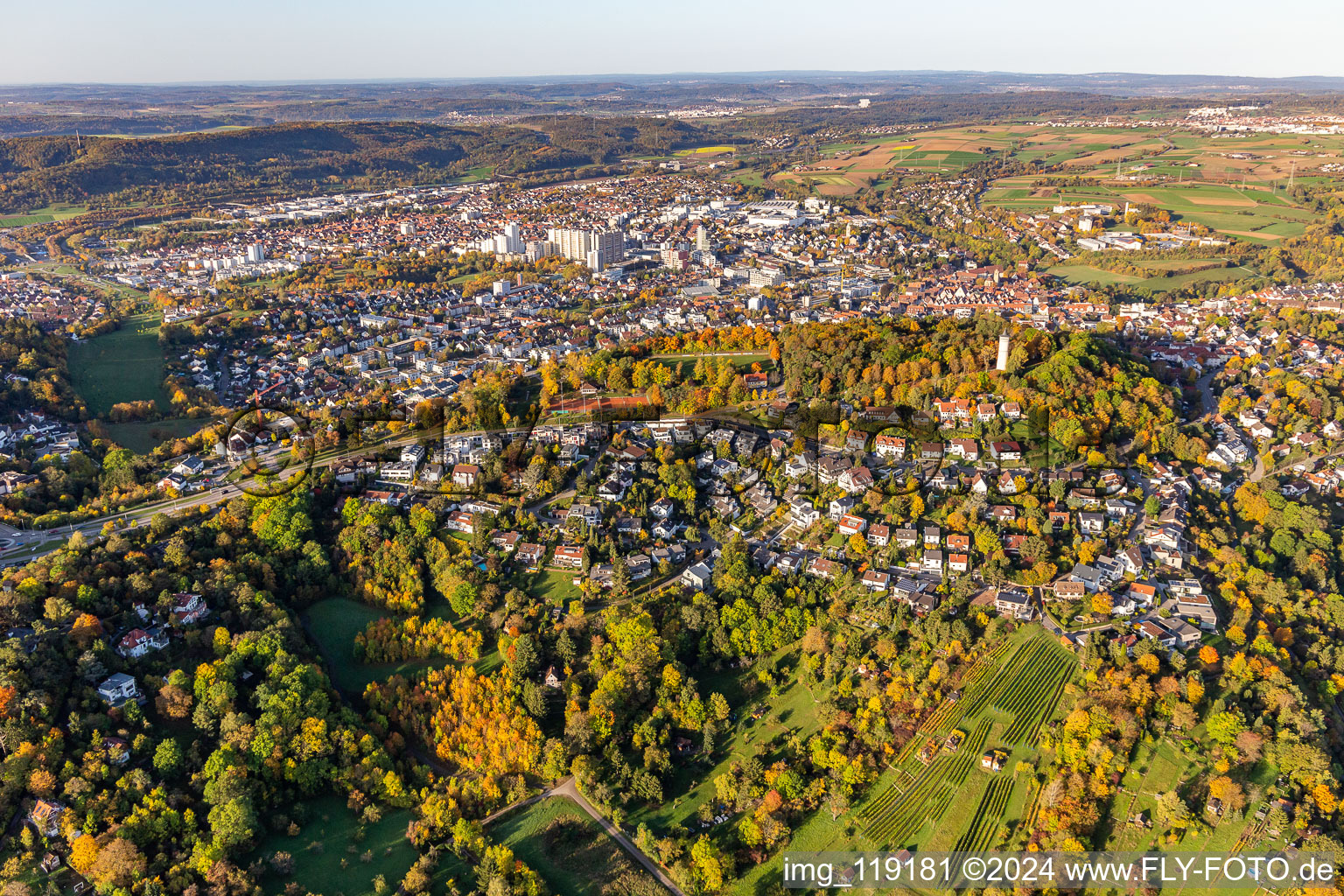 Luftbild von Villen im Wohngebiet in der Stuttgarter Straße am Hang des Engelberg im Ortsteil Eltingen in Leonberg im Bundesland Baden-Württemberg, Deutschland