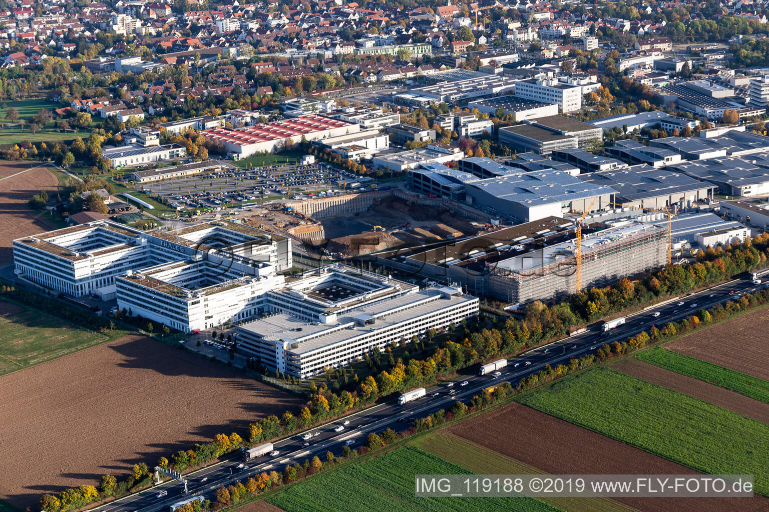 Industrie- und Gewerbegebiet mit Thales Deutschland, Trumpf- Laser und Systemtechnik in Ditzingen im Bundesland Baden-Württemberg