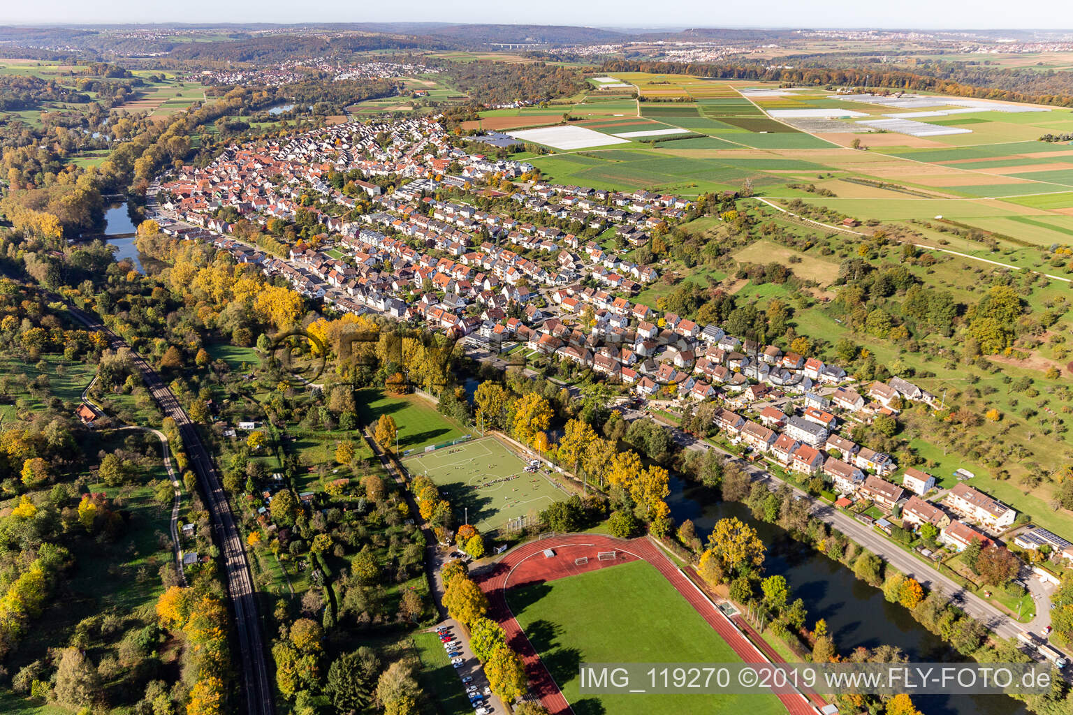 Luftbild von Ortsteil Neckarhausen in Nürtingen im Bundesland Baden-Württemberg, Deutschland