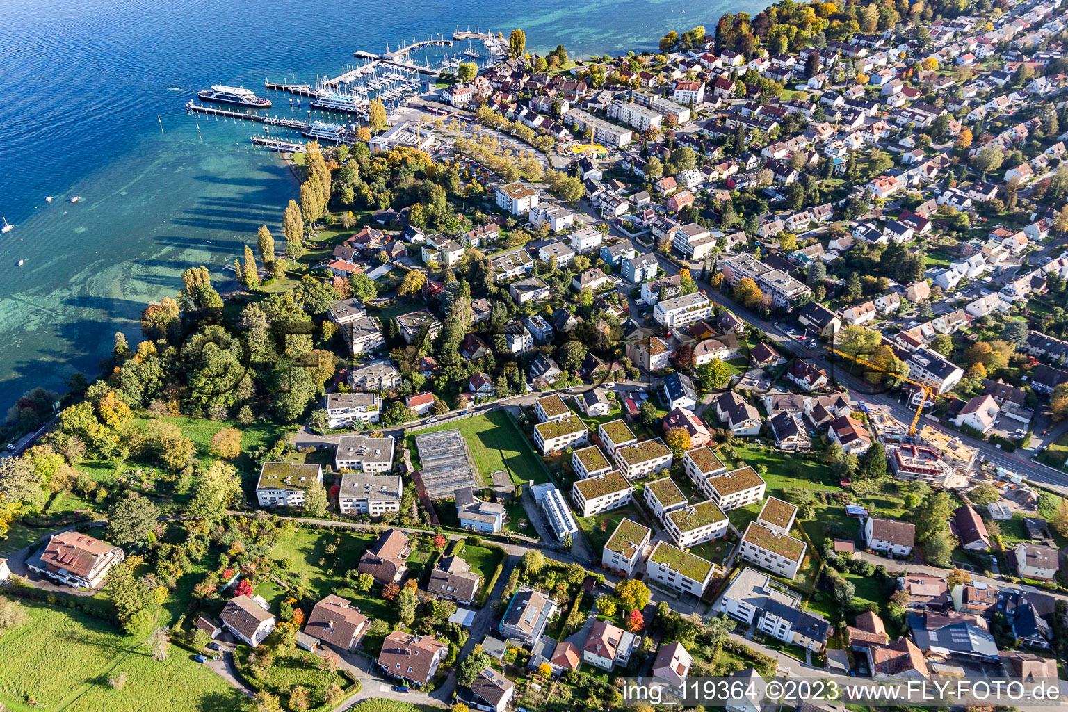 Luftbild von Uferbereiche am Seegebiet des Bodensee im Ortsteil Allmannsdorf in Konstanz im Bundesland Baden-Württemberg, Deutschland