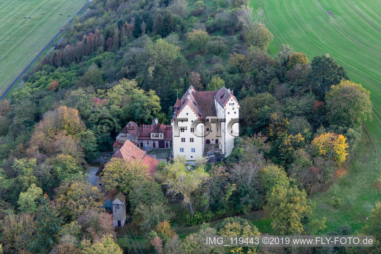Luftbild von Schloß Klingenberg in Wipfeld im Bundesland Bayern, Deutschland