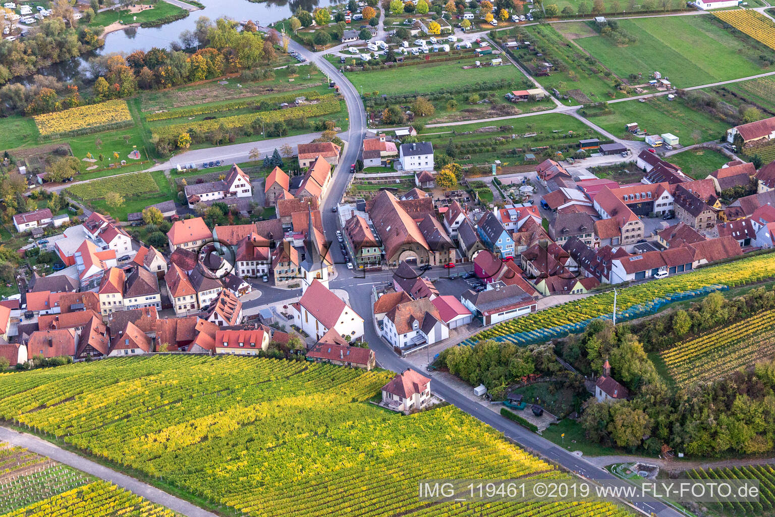 Luftbild von Escherndorf im Bundesland Bayern, Deutschland