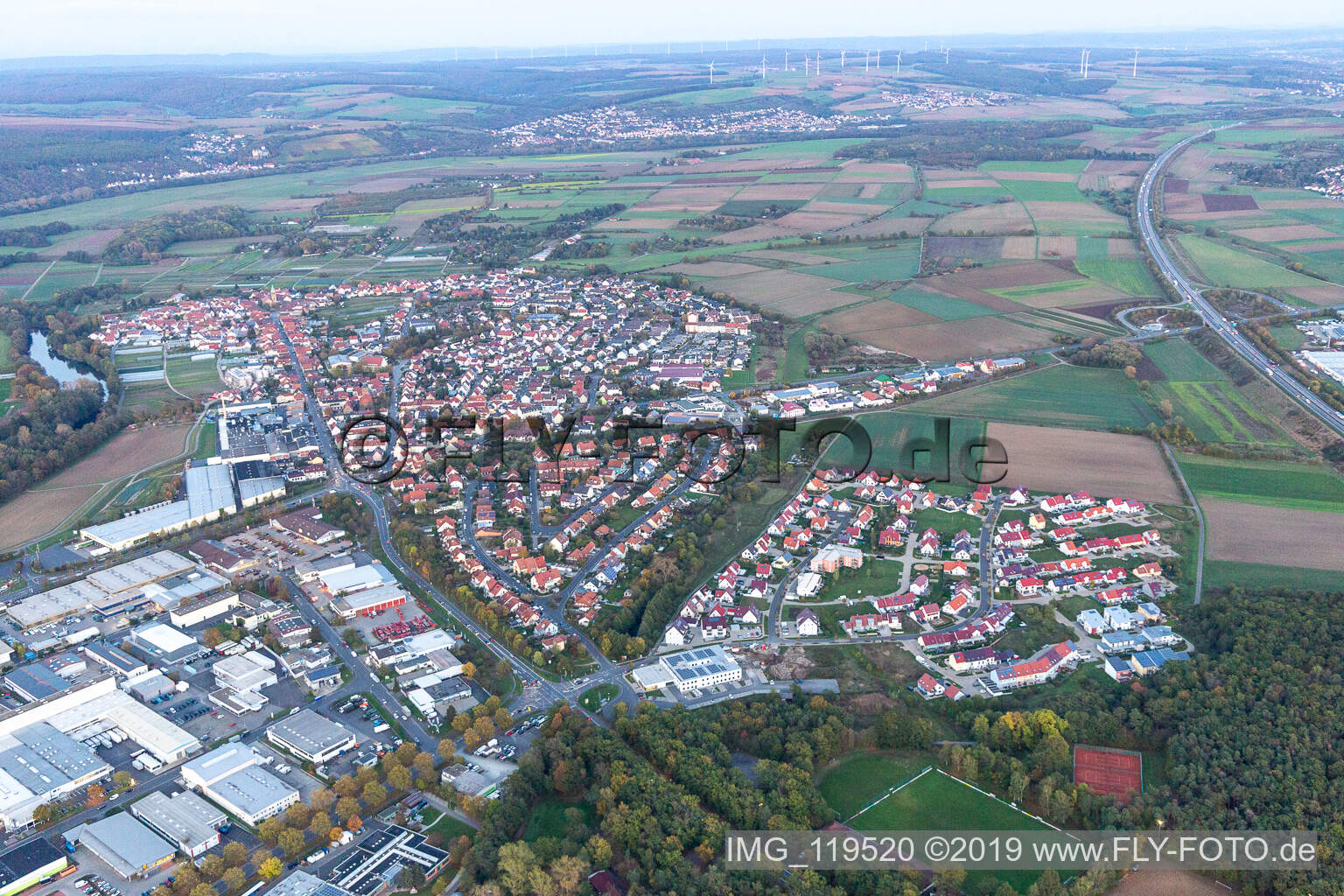 Drohnenaufname von Sennfeld im Bundesland Bayern, Deutschland
