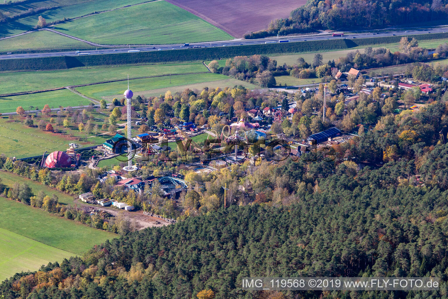 Freizeitzentrum - Vergnügungspark Freizeit-Land Geiselwind in Geiselwind im Bundesland Bayern, Deutschland aus der Luft betrachtet
