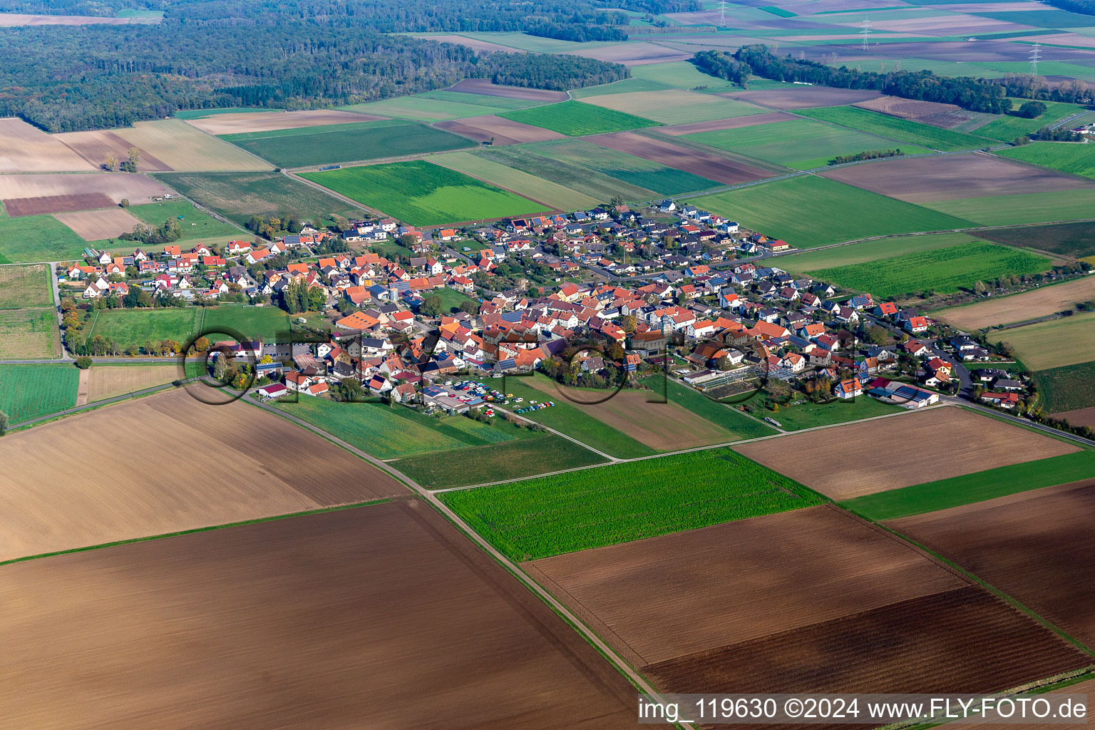 Luftaufnahme von Ortsteil Gernach in Kolitzheim im Bundesland Bayern, Deutschland