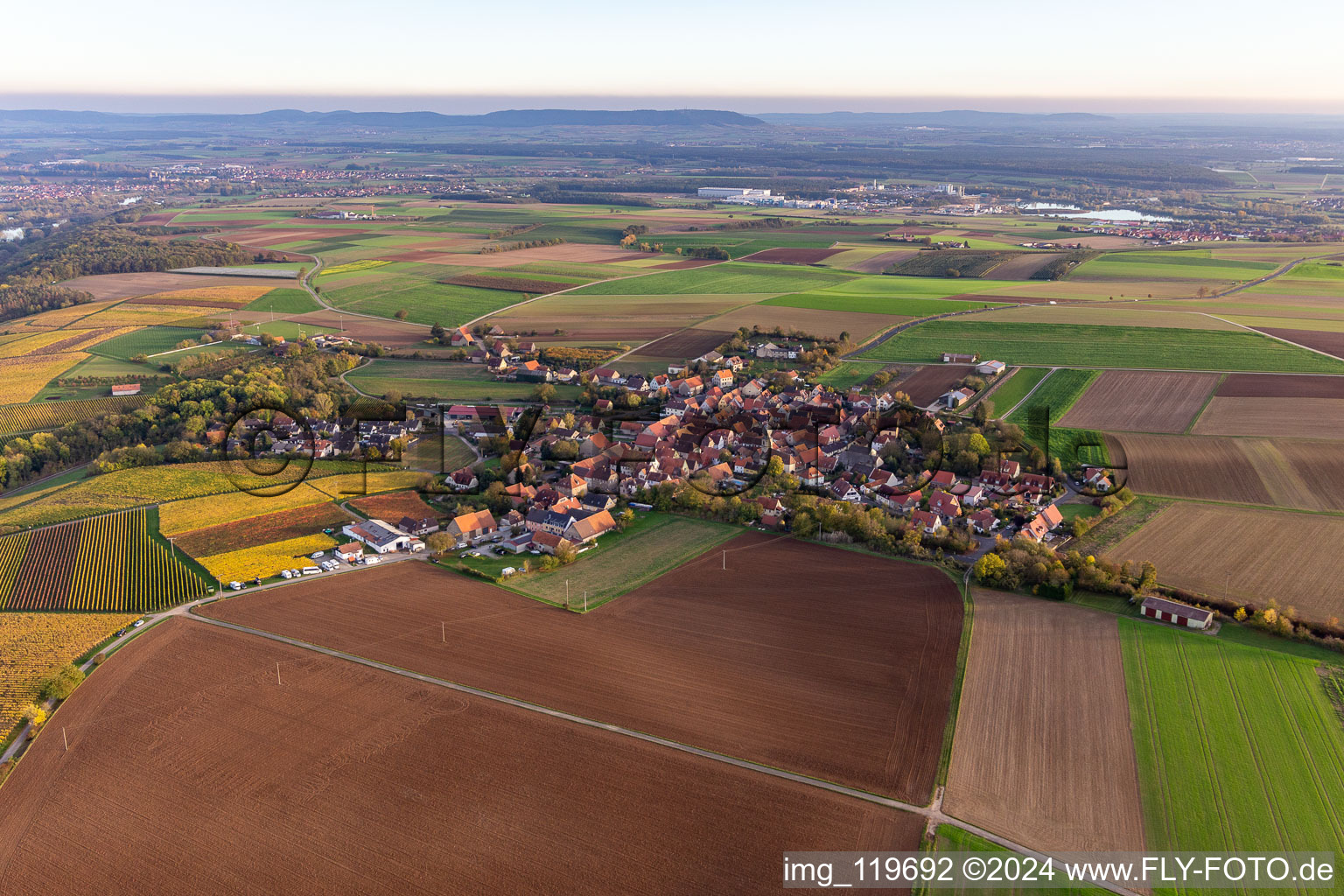 Neuses am Berg im Bundesland Bayern, Deutschland aus der Luft betrachtet