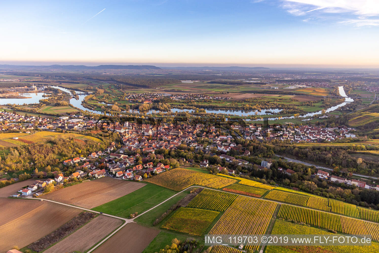 Luftaufnahme von Dettelbach im Bundesland Bayern, Deutschland