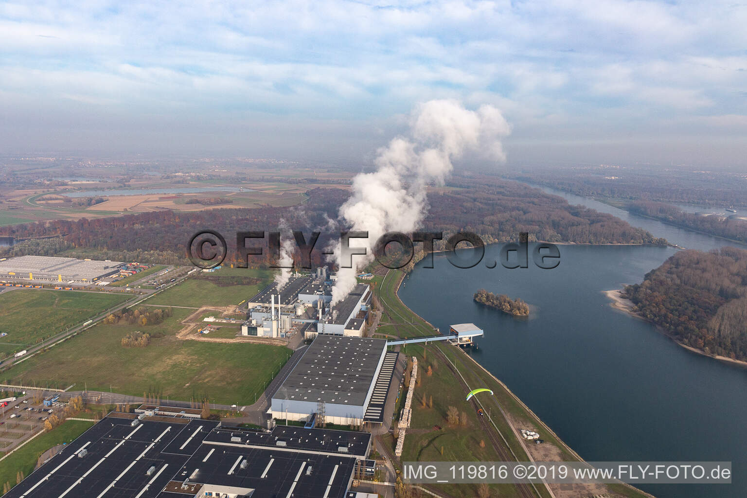Schrägluftbild von Papierfabrik Palm in Wörth am Rhein im Bundesland Rheinland-Pfalz, Deutschland