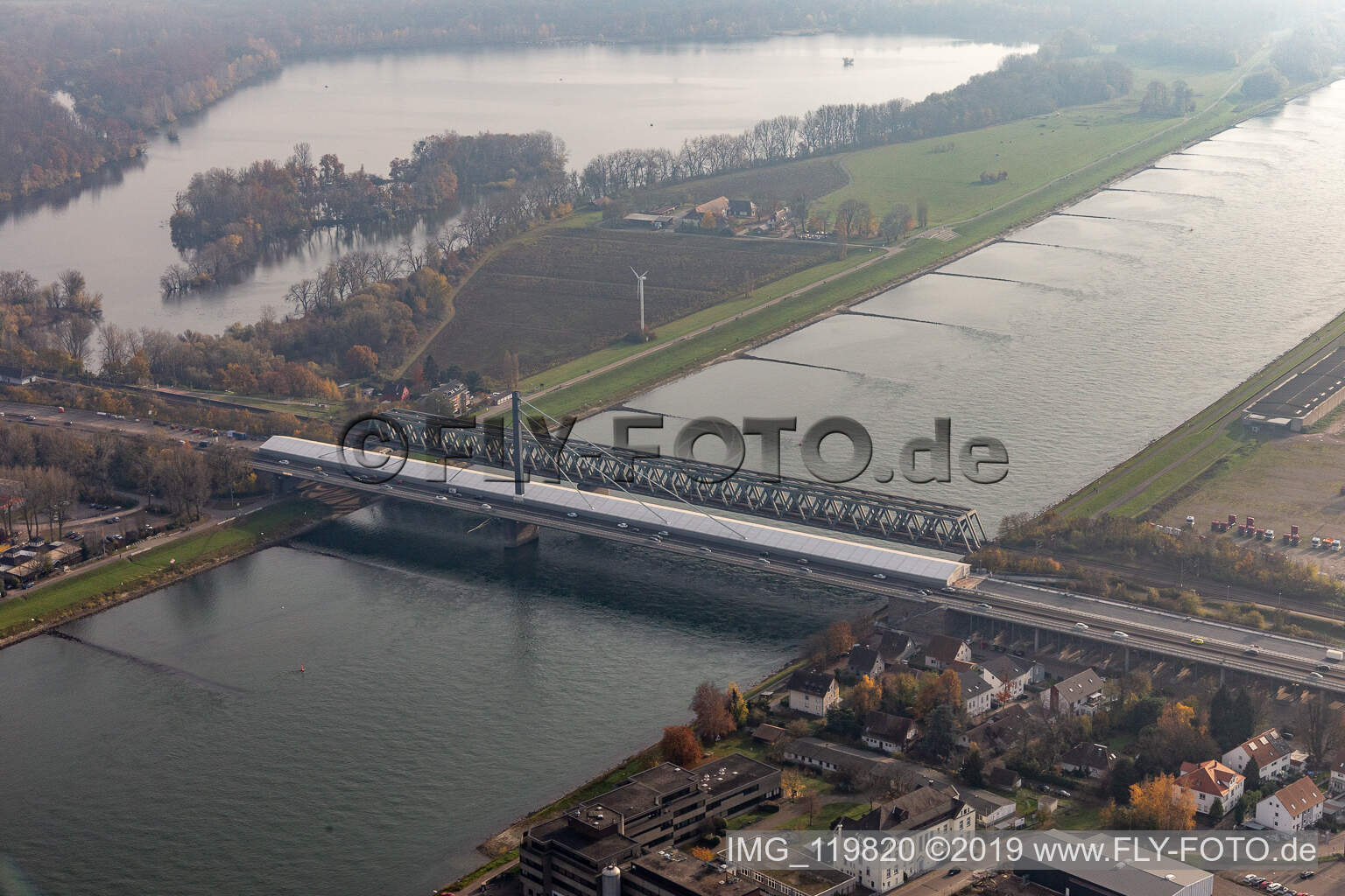 Baustelle der Rheinbrücke B10 in Wörth am Rhein im Bundesland Rheinland-Pfalz, Deutschland