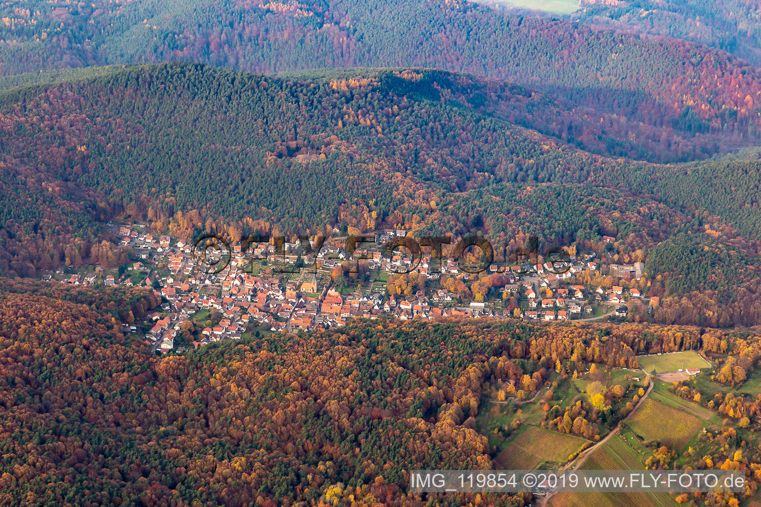 Dörrenbach im Bundesland Rheinland-Pfalz, Deutschland von oben gesehen