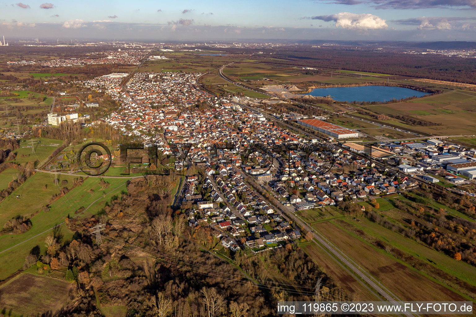 Luftbild von Ortsansicht der Straßen und Häuser der Wohngebiete in Durmersheim im Bundesland Baden-Württemberg, Deutschland