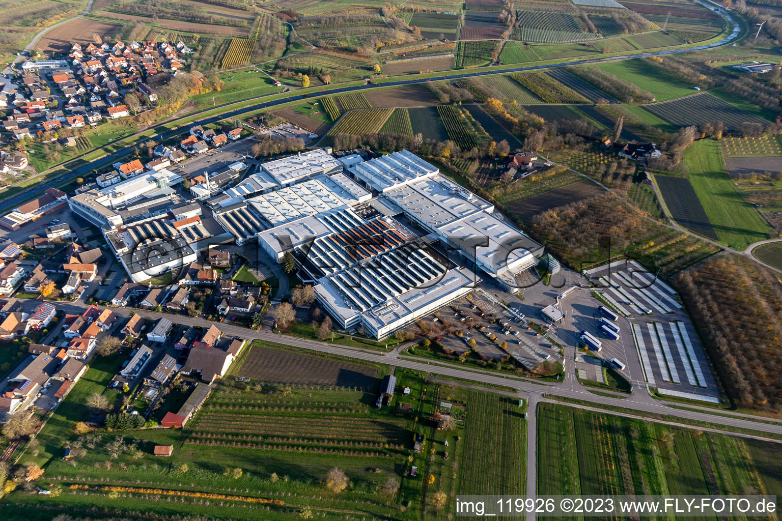 Firmengelände der Progress-Werk Oberkirch AG mit Hallen, Firmengebäuden und Produktionsstätten in Stadelhofen im Bundesland Baden-Württemberg, Deutschland