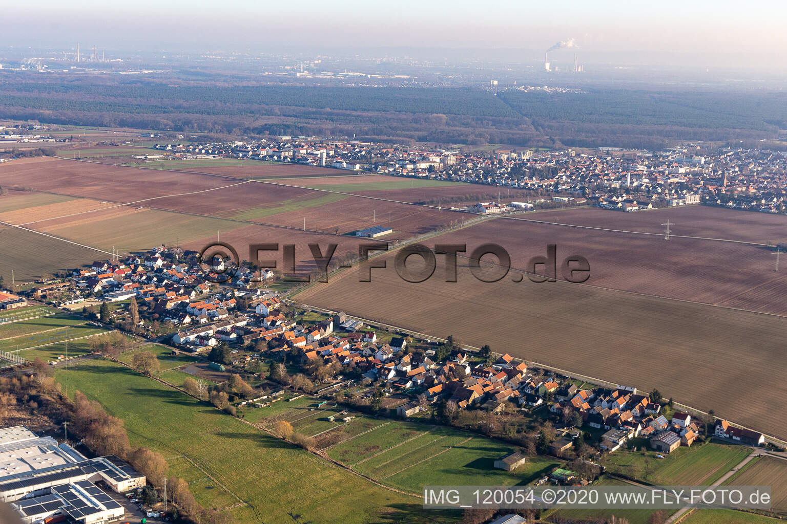 Luftbild von Ortsteil Minderslachen in Kandel im Bundesland Rheinland-Pfalz, Deutschland