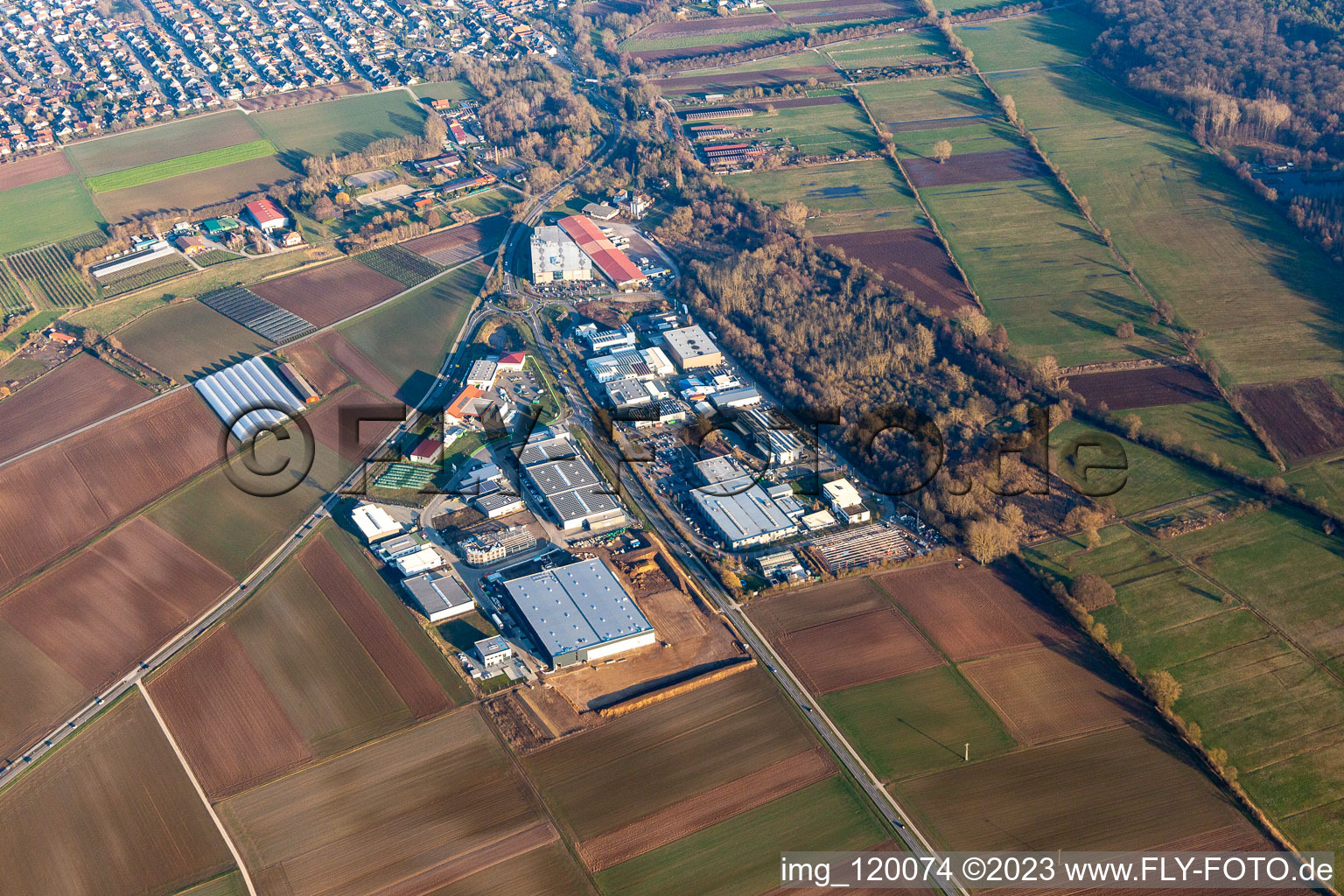 Luftaufnahme von Gewerbepark West im Ortsteil Herxheim in Herxheim bei Landau/Pfalz im Bundesland Rheinland-Pfalz, Deutschland